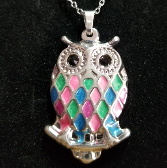 RAINBOW OWL NECKLACE - Picture 5 of 12